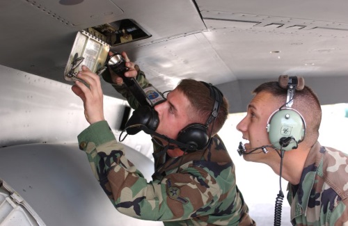 air force aircraft mechanic