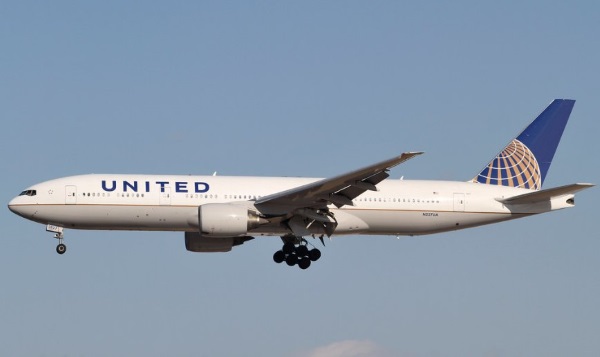 United Airlines offers discounts, free checked bags, and more