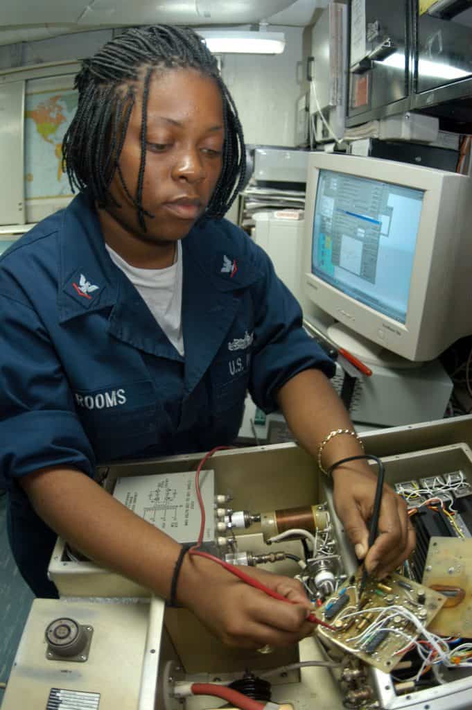 Navy Electronics Technician (Rate ET) 2023 Career Details