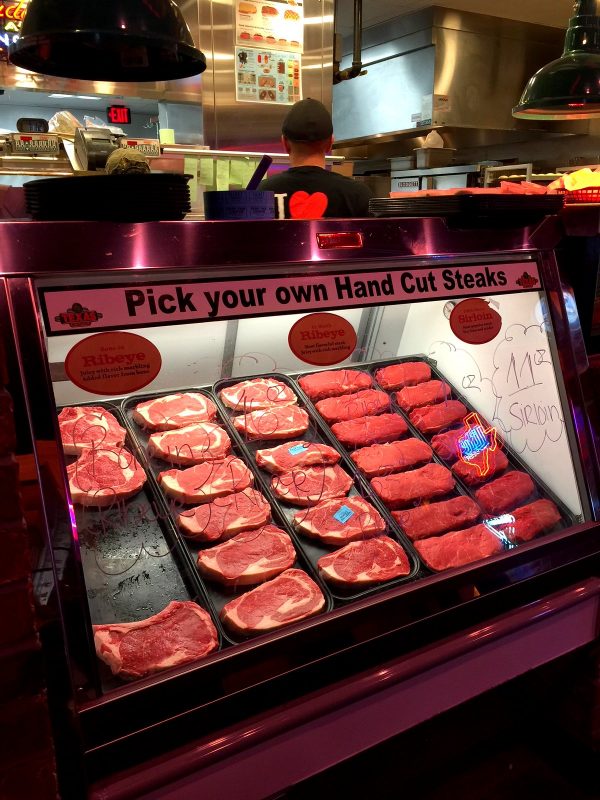 texas roadhouse pick a steak