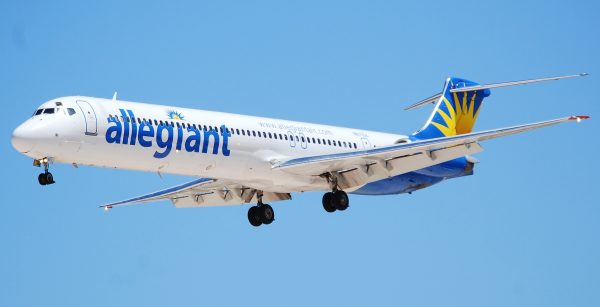 ALLEGIANT_MD-83_N871GA_(2751586302)