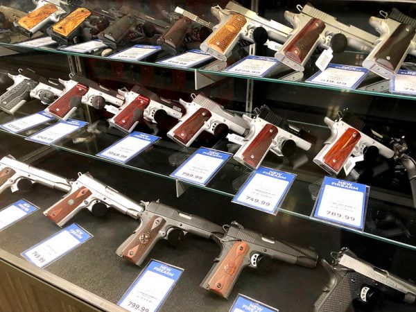 Gander Outdoors Handgun Display