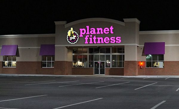 800px-Planet_Fitness,_Revere,_Massachusetts