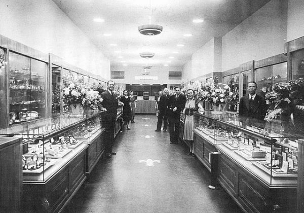 640px-1939_-_Kay_Jewelers