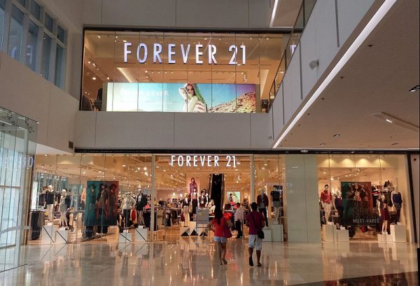 800px-Forever_21_in_SM_Aura,_BGC