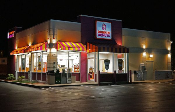 800px-Dunkin_Donuts_shop
