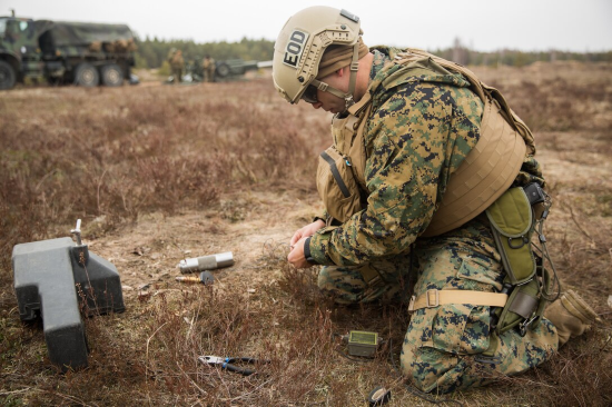 marine corps explosive ordnance disposal eod technician