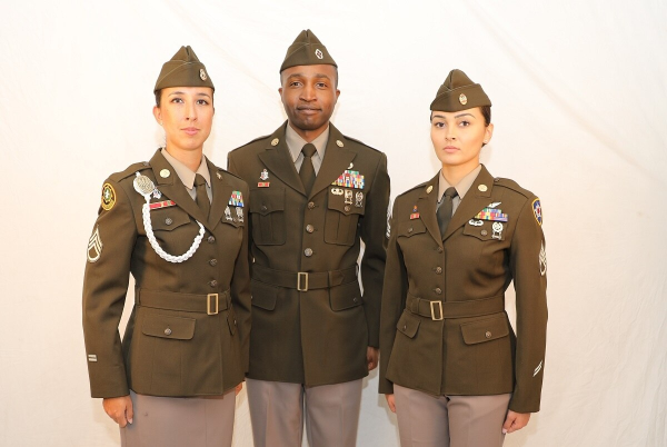 To Stand Out, the Army Picks a New Uniform With a World War II Look - The  New York Times