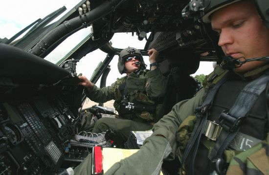 us air force helicopter crew