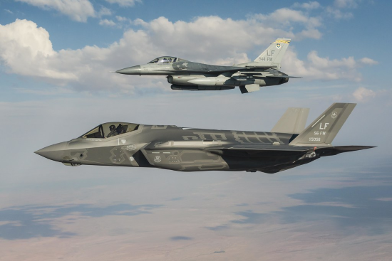 differences and similarities between the f16 and f35